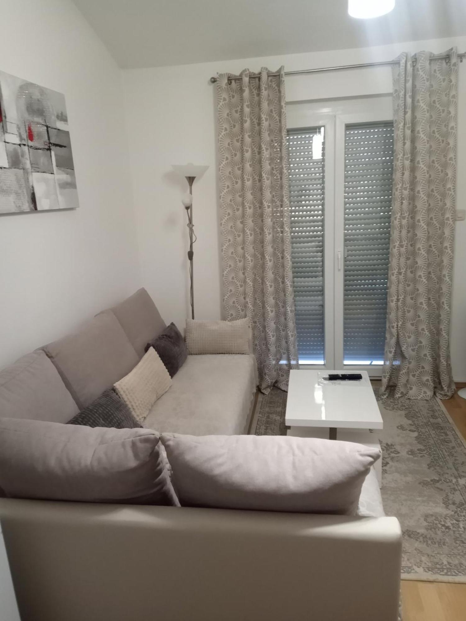 Apartmani Alma Pula Exterior foto