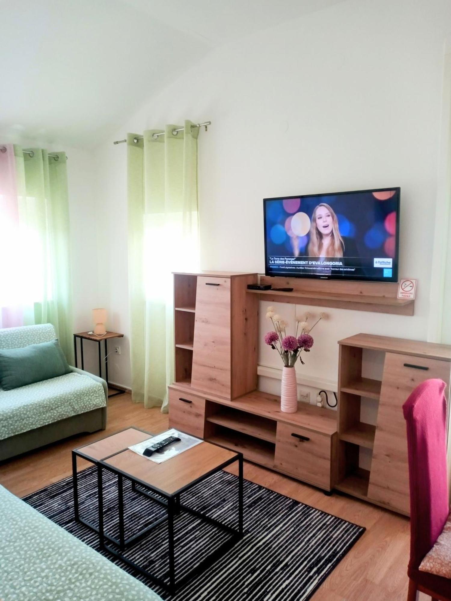 Apartmani Alma Pula Exterior foto