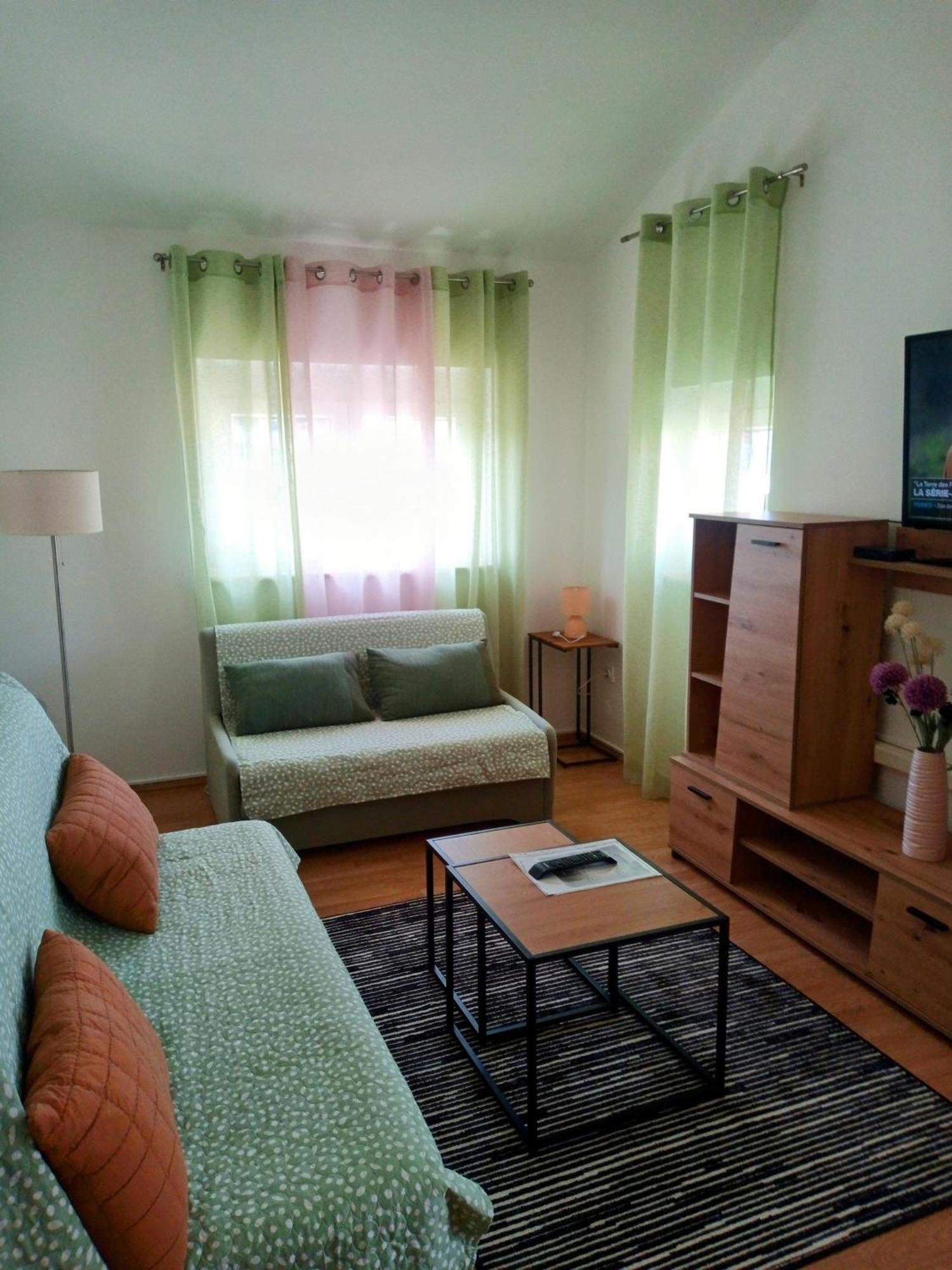 Apartmani Alma Pula Exterior foto