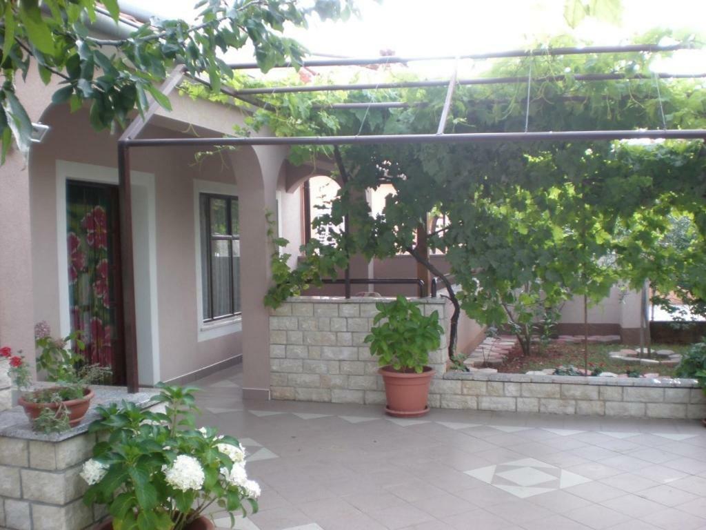 Apartmani Alma Pula Exterior foto