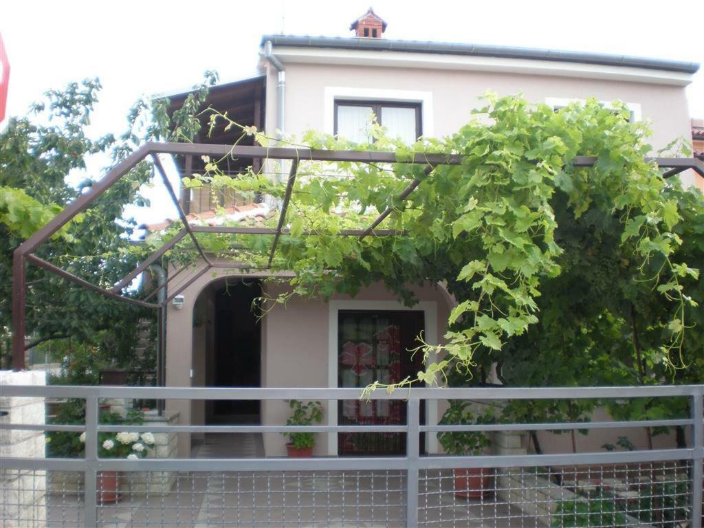 Apartmani Alma Pula Exterior foto